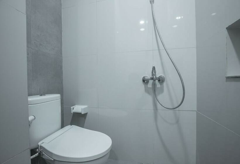 Deluxe Room, Super Oyo 1487 Residence Khoe