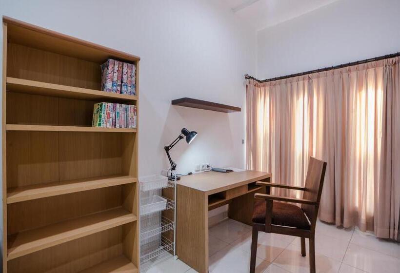Premium Room, Arcs House Blok M By Jambuluwuk