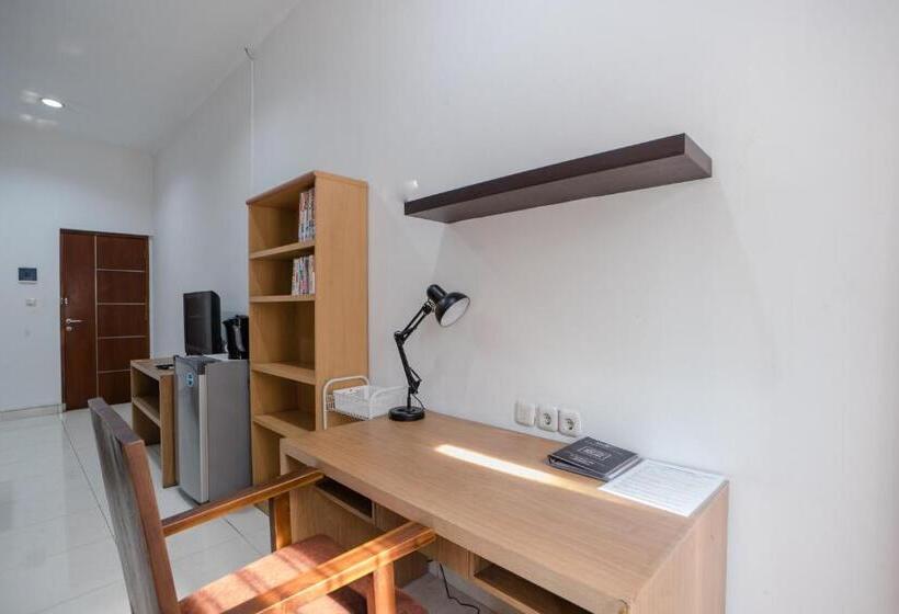 Premium Room, Arcs House Blok M By Jambuluwuk