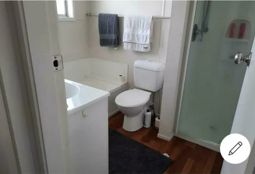 ３ベッドルームハウス, Mount Maunganui House