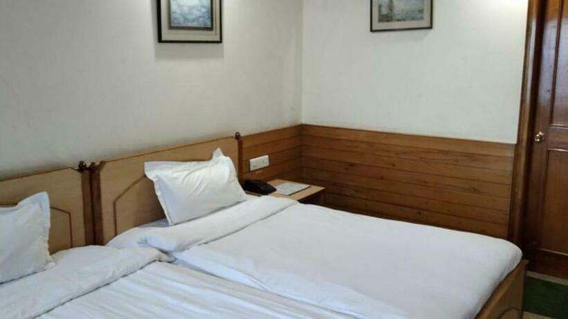 סוויטה עם מרפסת, Harsha