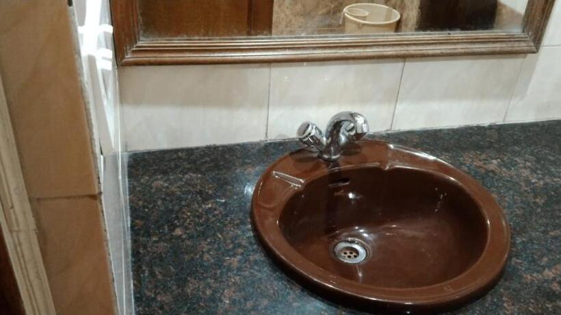 חדר דלוקס, Harsha