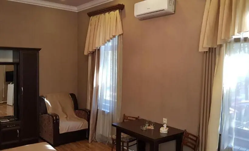 バルコニー付きスタンダードルーム, Ruzan