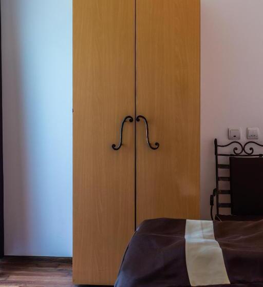 Quarto Estandar, Pensiunea Lin Cota 1000