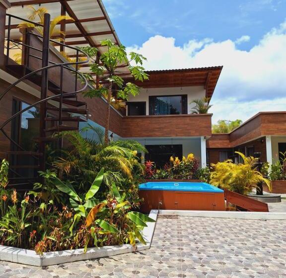 سوییت خانوادگی, Toucan Platinum Suites Apart