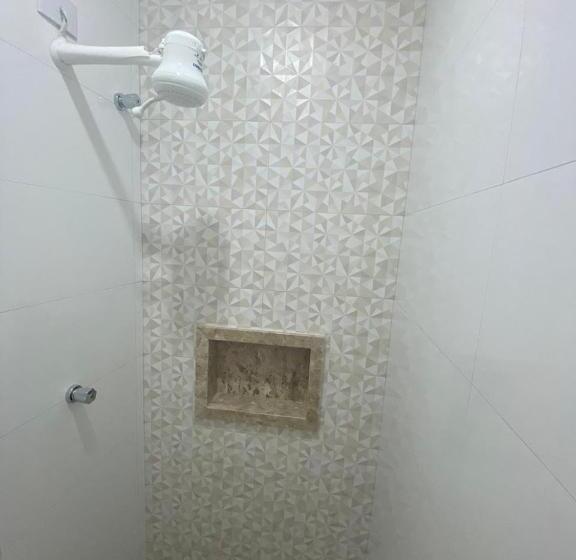 اتاق لوکس سه تخته, Quintino