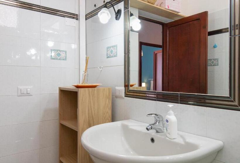 标准工作室带阳台, Assajè Guestroom