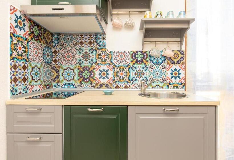 标准工作室带阳台, Assajè Guestroom