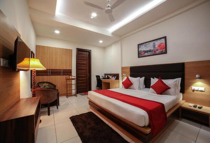 Quarto Deluxe, Grand Regency   Delhi Airport