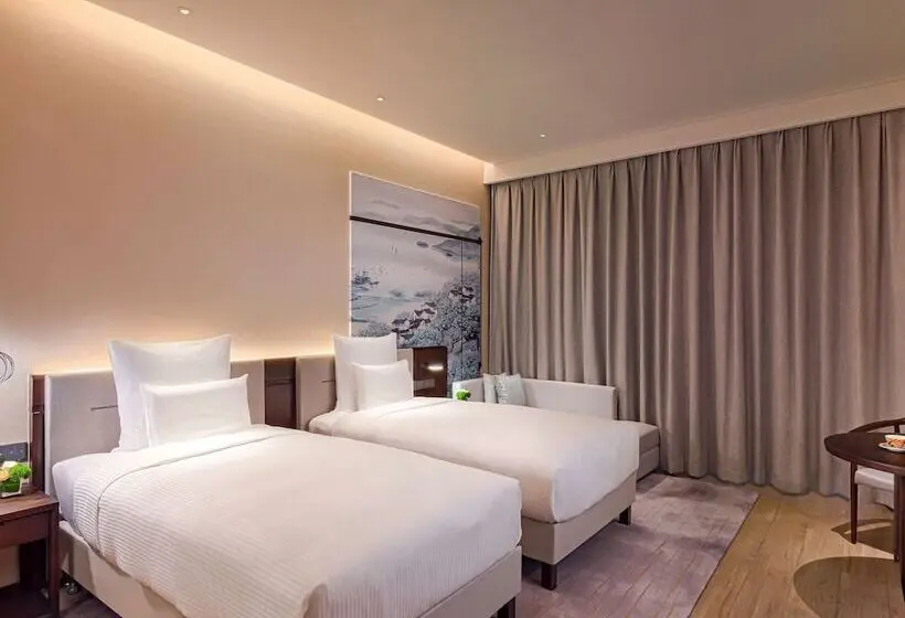 Pokój Deluxe Widok Jezioro, Pullman Yueyang