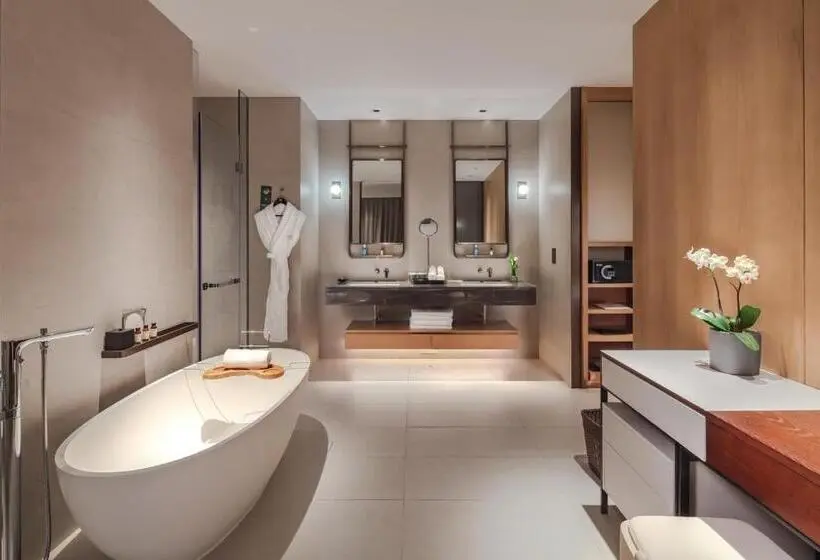 Pokój Deluxe Widok Jezioro, Pullman Yueyang