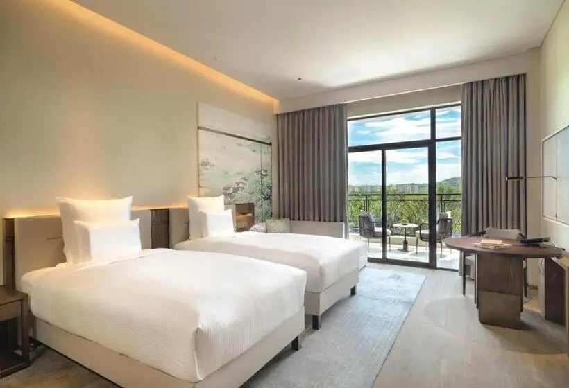 Pokój Deluxe Widok Jezioro, Pullman Yueyang