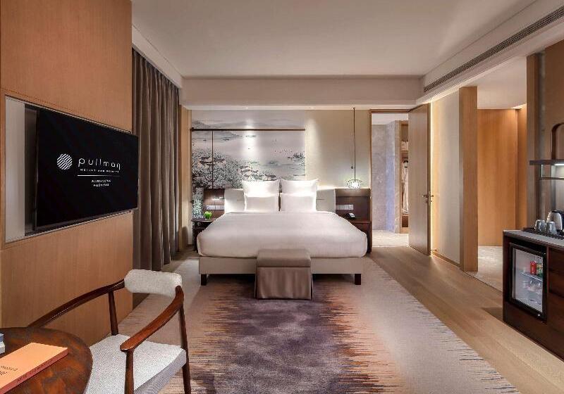 キングサイズベッドのデラックスルーム, Pullman Yueyang