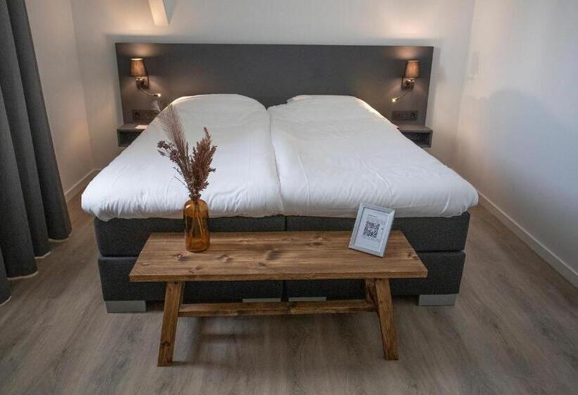 اتاق استاندارد با تخت بزرگ, Tholen