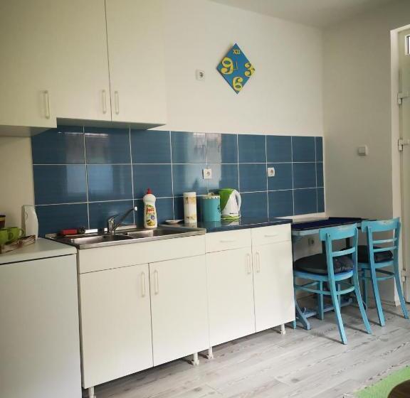 اتاق استاندارد, Centar