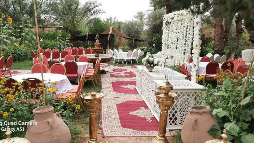 ファミリールーム, Paradise In The Desert Of Morocco
