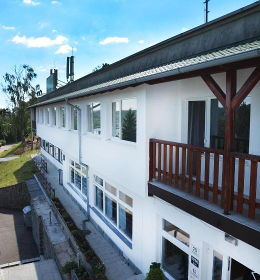 标准间带阳台, Penzion Kozí Horka U Brněnské Přehrady