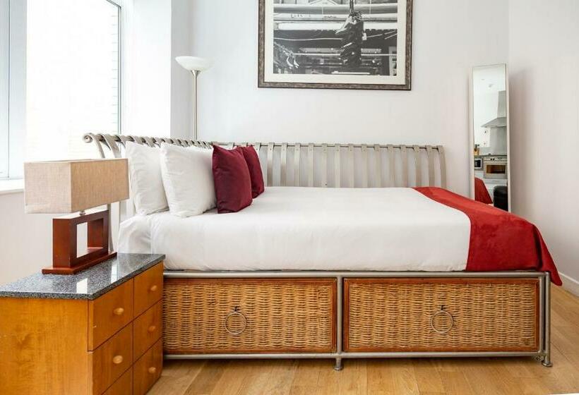 스탠다드 스튜디오, 196 Bishopsgate