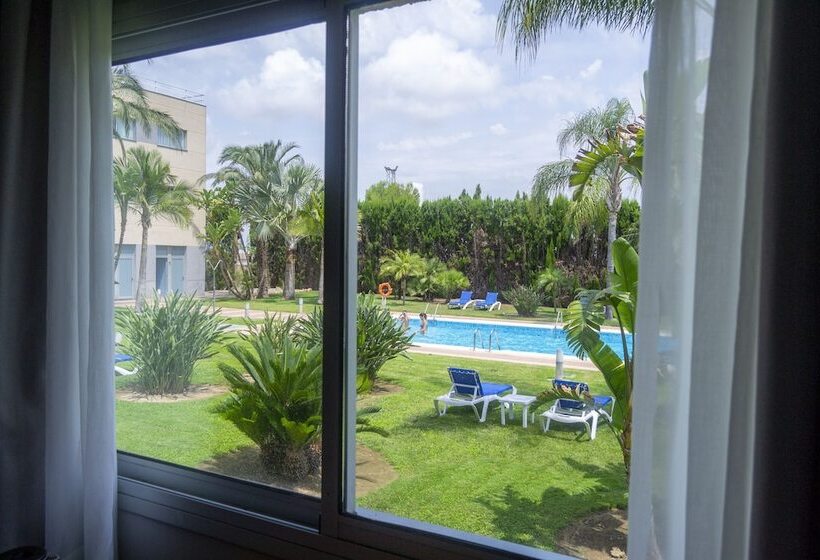 Семейный Номер Вид на Бассейн, Ramada By Wyndham Valencia Almussafes
