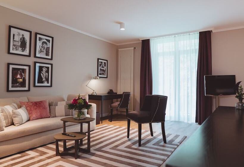 스탠다드 스튜디오, Vila Vita Rosenpark