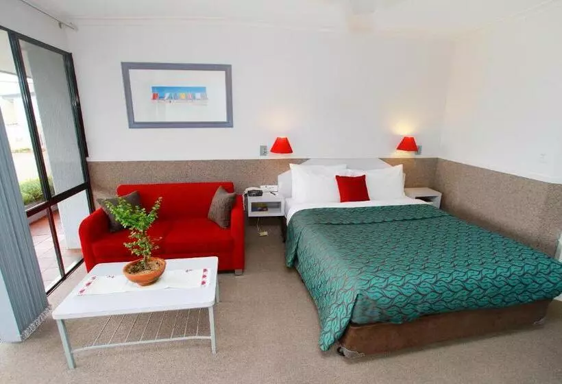 سوییت, Sea Spray Motel   Merimbula