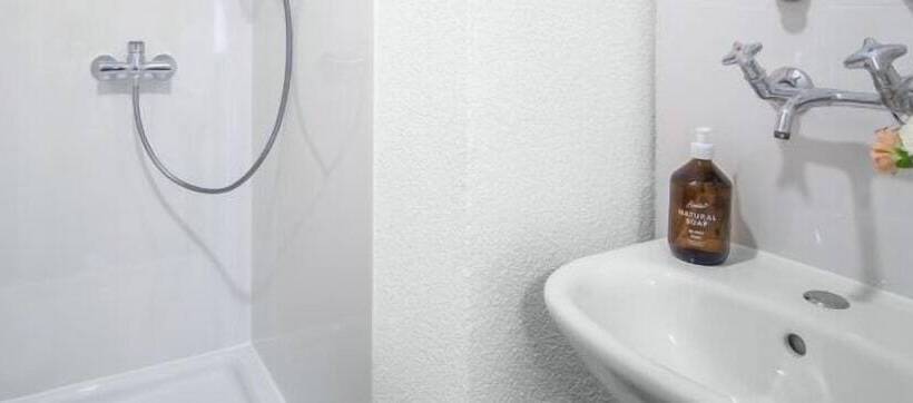 اتاق استاندارد با سرویس بهداشتی مشترک, Pop Up Hotel Krone Zürich