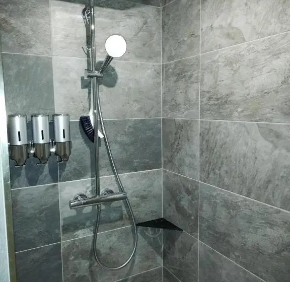 デラックスルーム, Hostelry Music Repetition