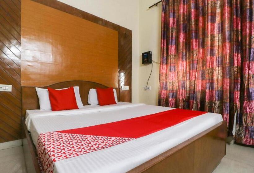 Трехместный Номер Классика, Oyo 61138  Kamal Palace