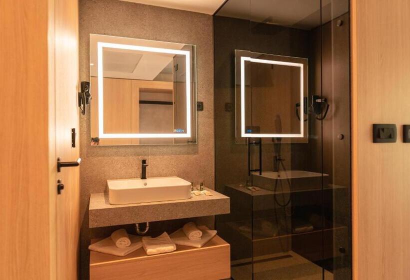 اتاق لوکس, Soča