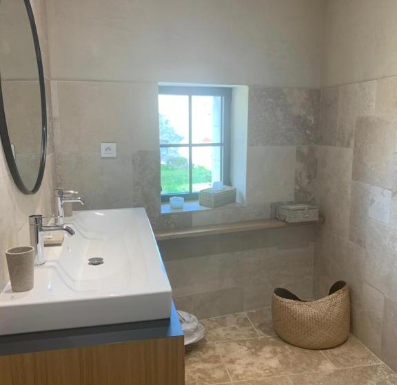 غرفة عائلية مطلّة علي الحديقة, Domaine Violot Guillemard