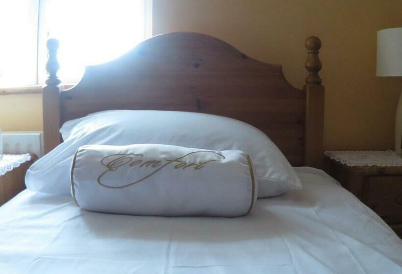 חדר דלוקס לשלושה, Derghaven B&b, Hostel & Self Catering