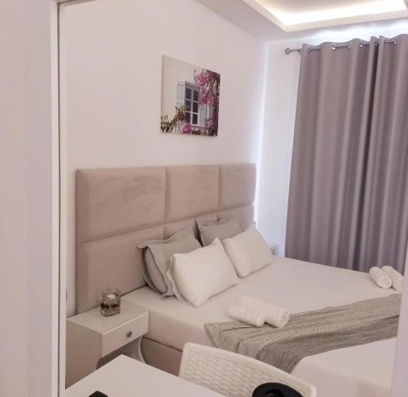 オーシャンビューデラックスルームバルコニー付き, Myrtaj