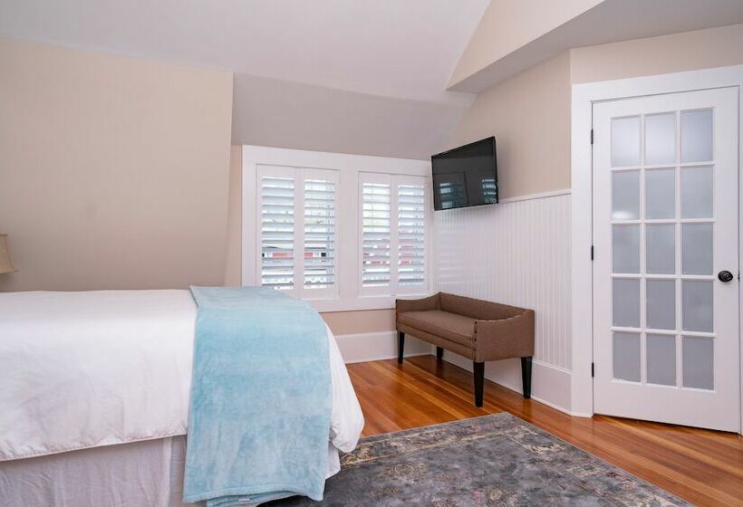 스탠다드 스튜디오, Marginal Way House