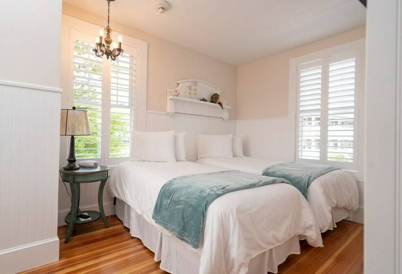 스탠다드 스튜디오, Marginal Way House