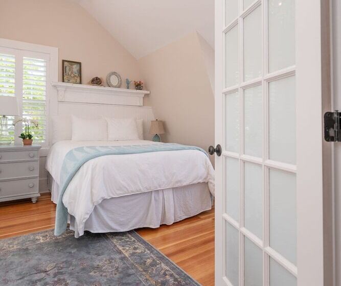 스탠다드 스튜디오, Marginal Way House