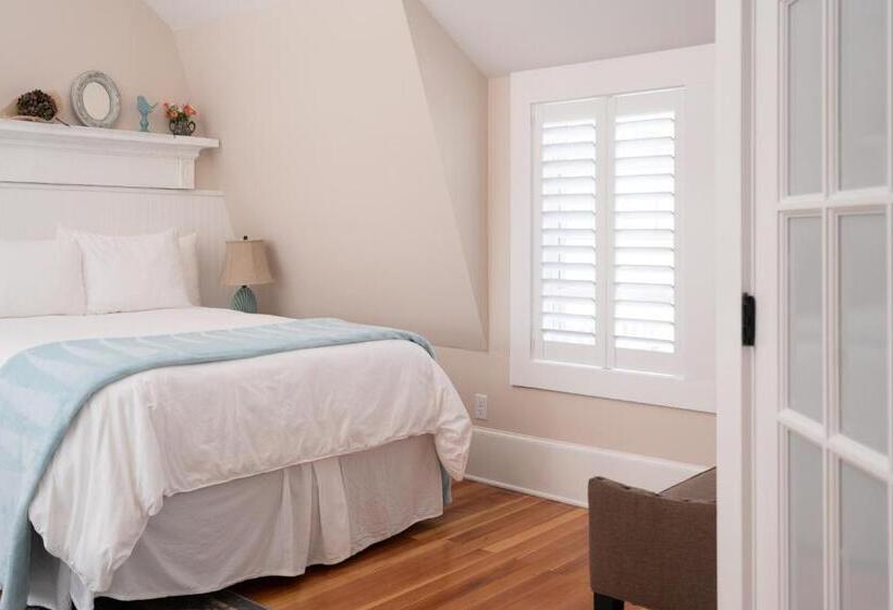 스탠다드 스튜디오, Marginal Way House