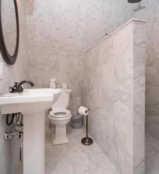 스탠다드 스튜디오, Marginal Way House