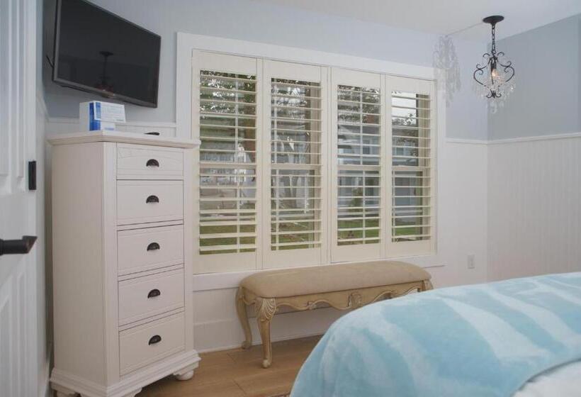 디럭스 룸 킹사이즈 침대, Marginal Way House