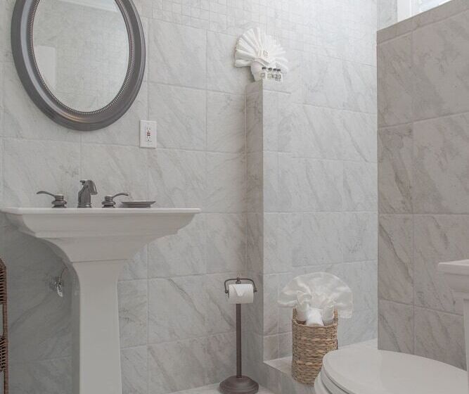 스탠다드 스튜디오, Marginal Way House