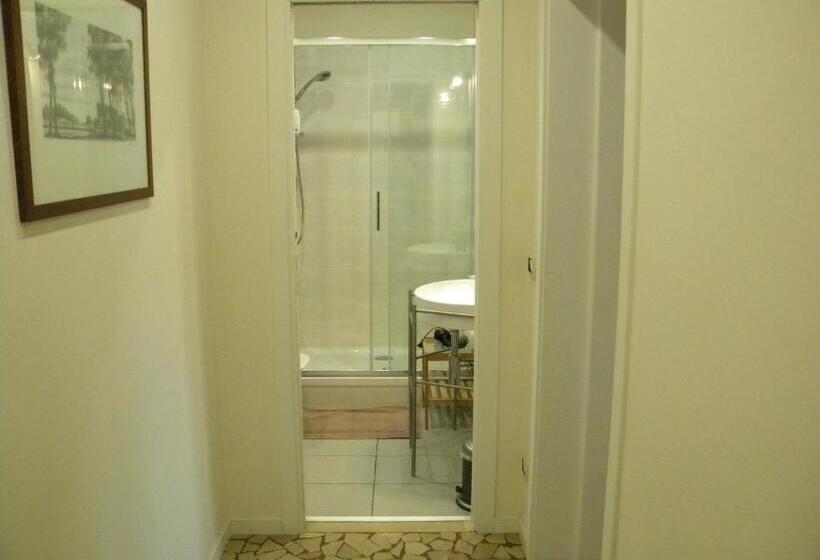 バス共有のスタンダードルーム, Abitaroom