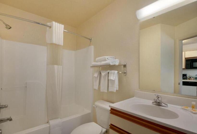 Люкс, Days Inn & Suites By Wyndham Green Bay Wi