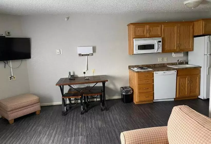 سوییت لوکس, Days Inn & Suites By Wyndham Green Bay Wi