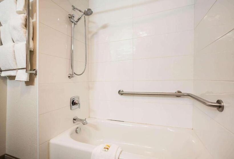 غرفة قياسية سرير كينج لذوى الإحتياجات الخاصة, La Quinta By Wyndham Grants Pass