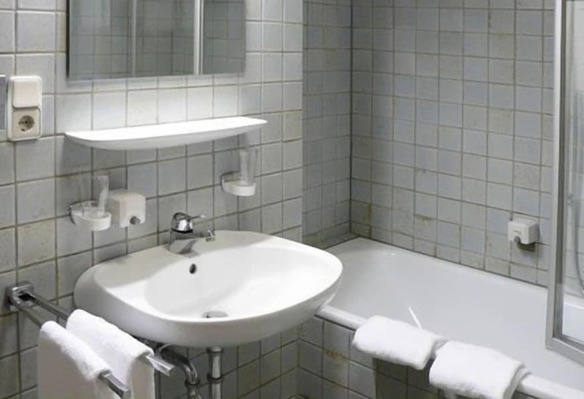 חדר קומפורט, Lamm