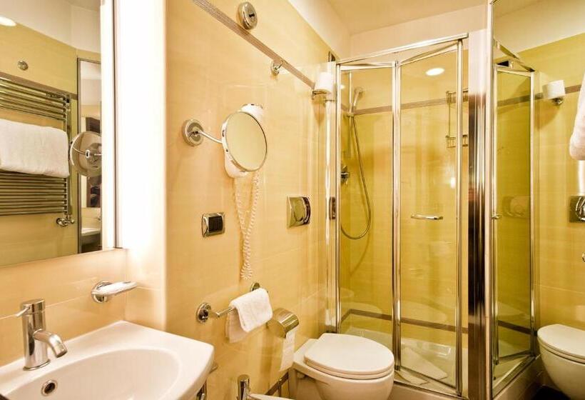 Habitación Estándar, Sonya