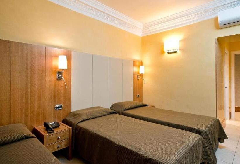 Habitación Triple Estándar, Sonya