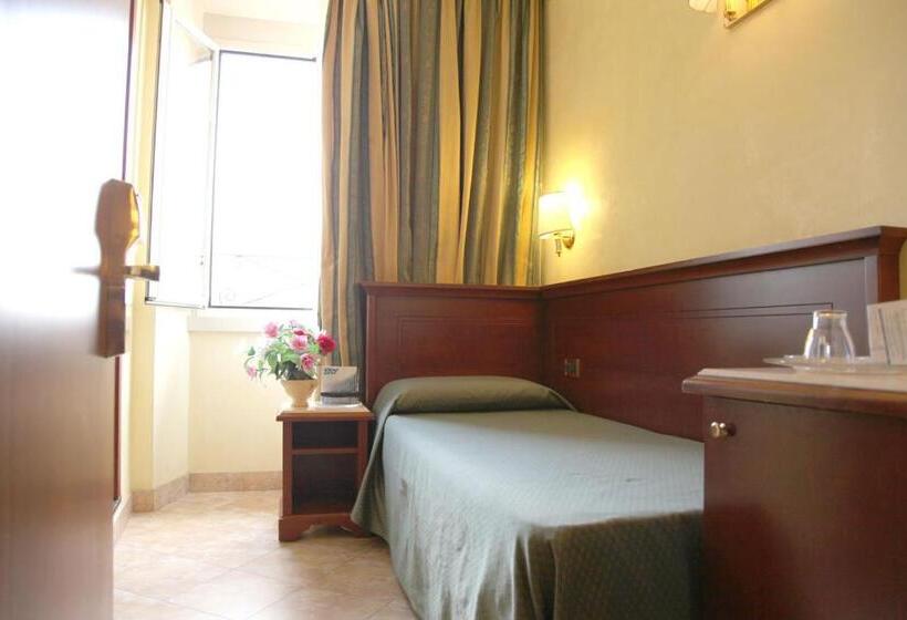 Habitación Estándar Individual, Sonya