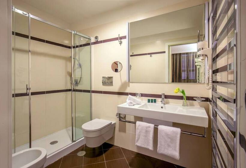 Habitación Estándar, Sonya