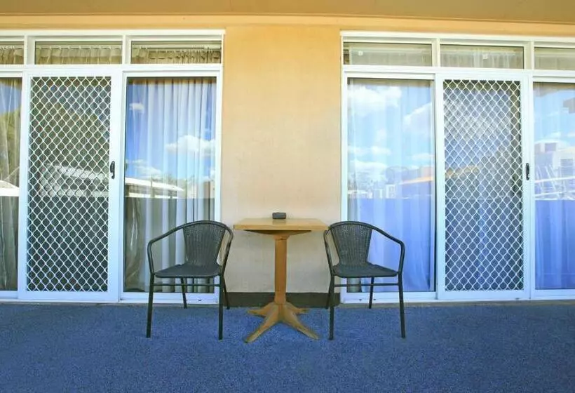 اتاق لوکس با تخت بزرگ, Stay At Alice Springs