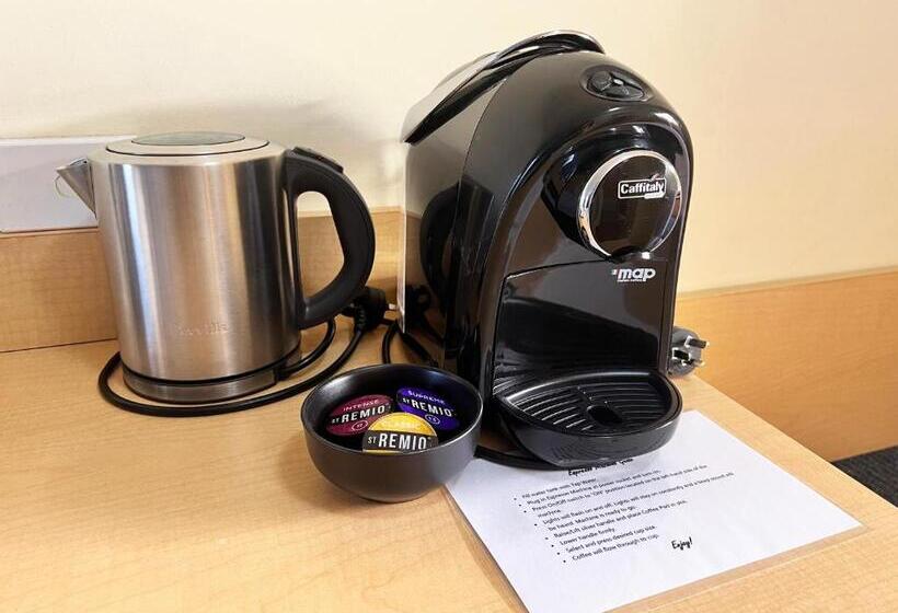 带大床的豪华间, Stay At Alice Springs